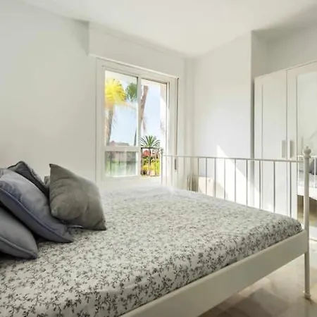 Marbella. Elviria. Playa Y Golf. Apartment
